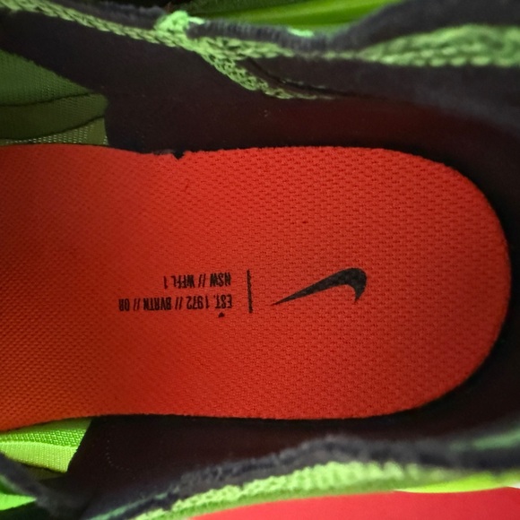 Nike Green and Black Sneakers - Picture 9 of 10